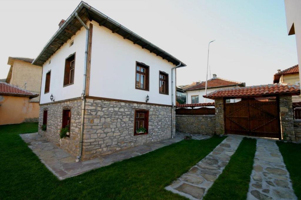 Private 4Br-2Ba Guest House Dryanovo With Pool And Free Parking Kültér fotó