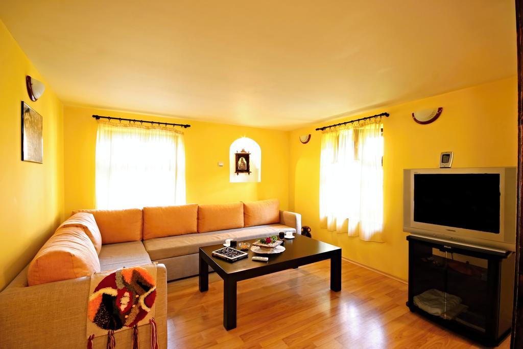 Private 4Br-2Ba Guest House Dryanovo With Pool And Free Parking Kültér fotó